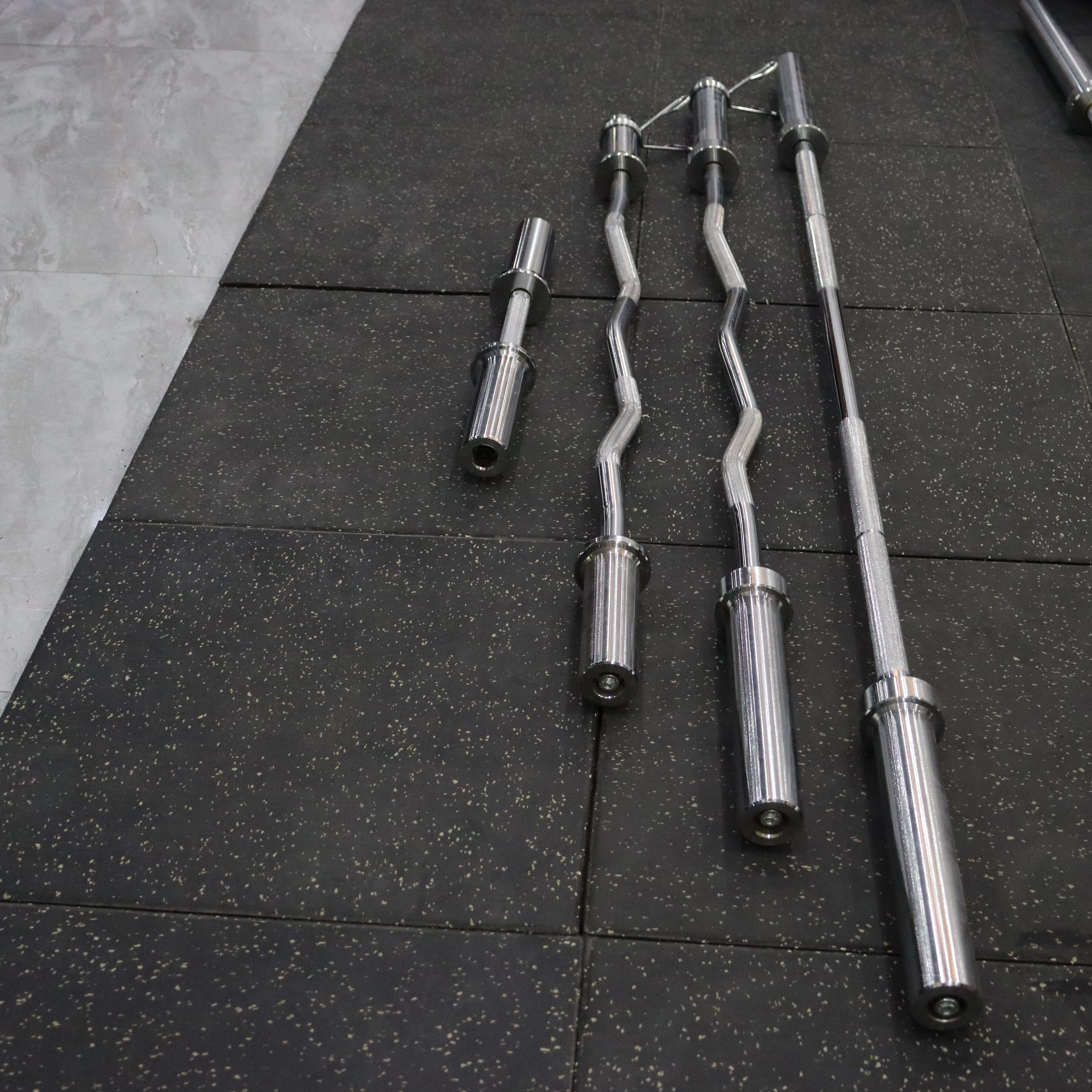 Barra EZ para Treino de Bíceps - Barbell Curl Bar avaliação e preço